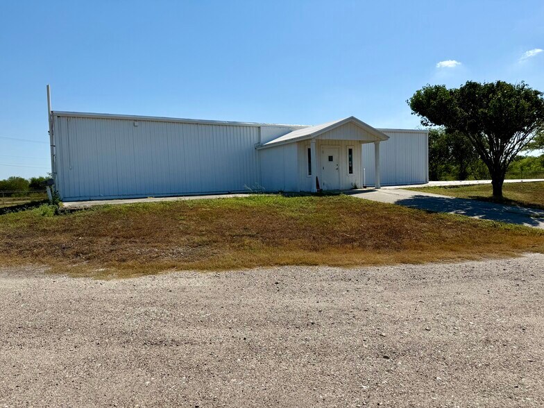 More Photos Of 906 Lincoln Ave, Robstown Industrial For Sale