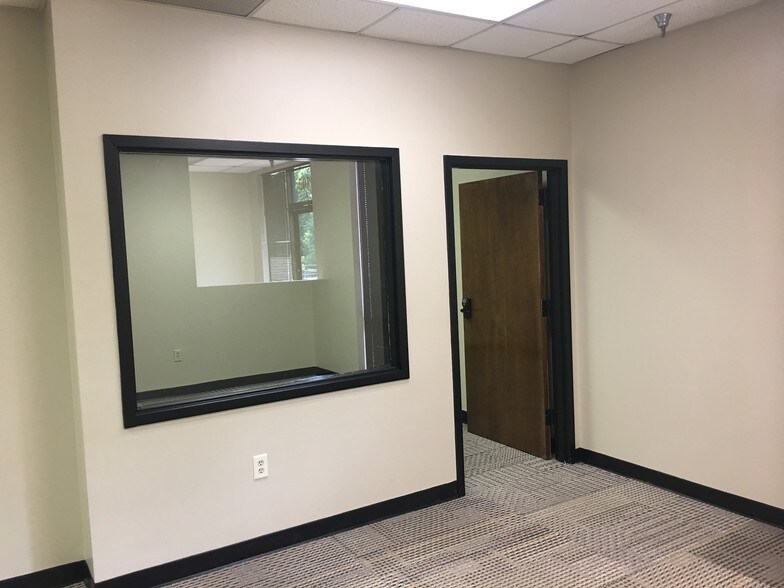 More Photos Of 5075 Minola Dr, Lithonia Distribution For Sale