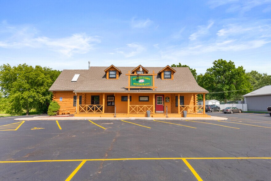 More Photos Of 347 N Scott Ave, Belton Restaurant For Sale