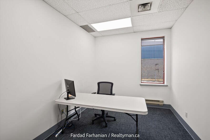 More Photos Of 42 Cardico Dr, Whitchurch-Stouffville Warehouse For Lease