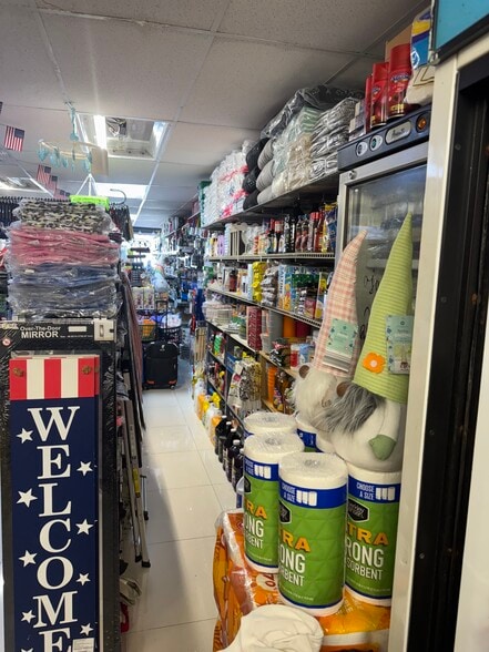 More Photos Of 1352-1380 E 4th Ave, Hialeah Unknown For Lease