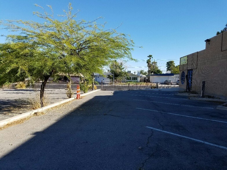 More Photos Of 5040 Edna Ave, Las Vegas Office For Lease