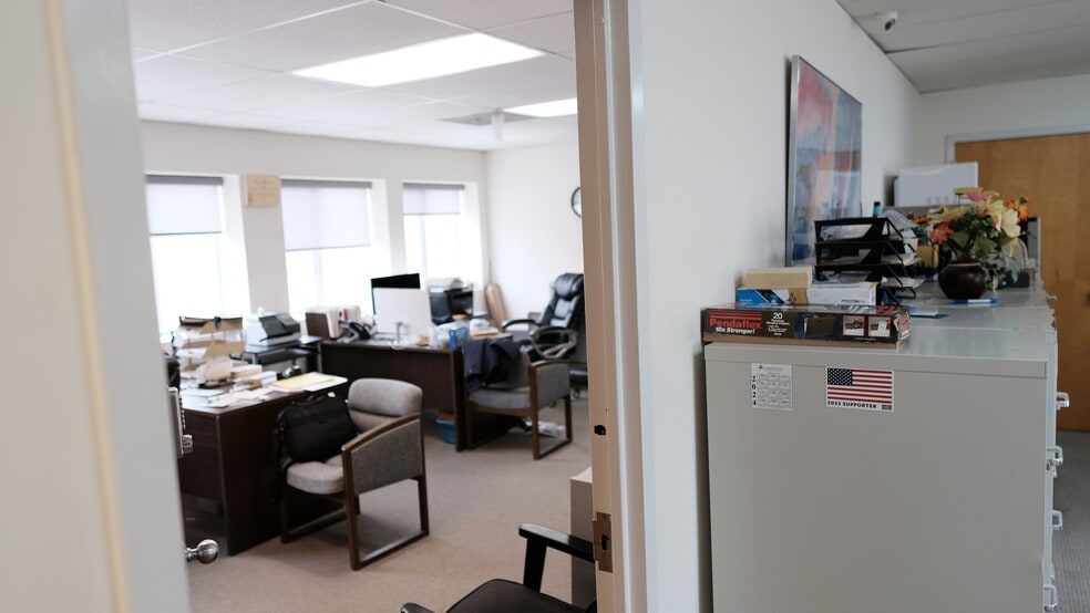 More Photos Of 130 Lenox Ave, Stamford Warehouse For Sale