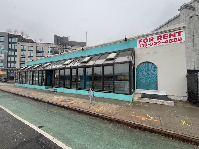 Primary Photo Of 4001 Northern Blvd, Long Island City Restaurant For Lease