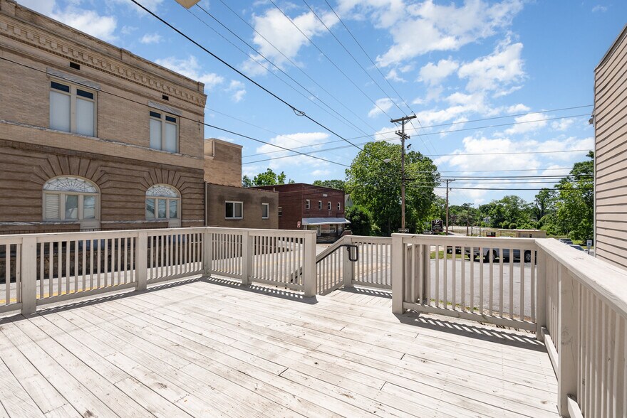 More Photos Of 101 W Main St, Union Dormitory For Sale