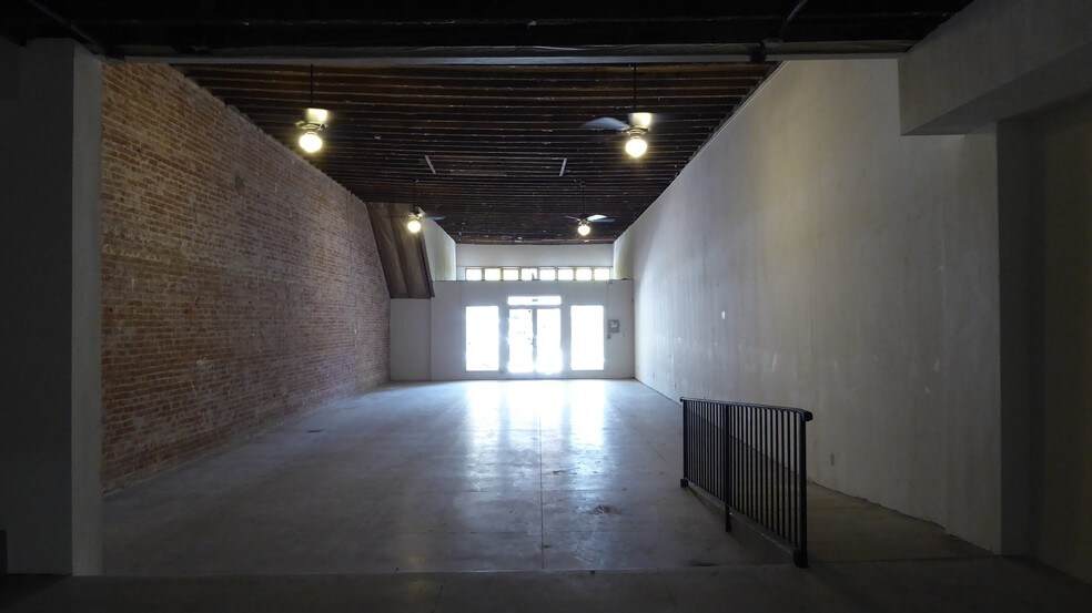 More Photos Of 363-373 E Main St, Ventura Storefront Retail Residential For Lease