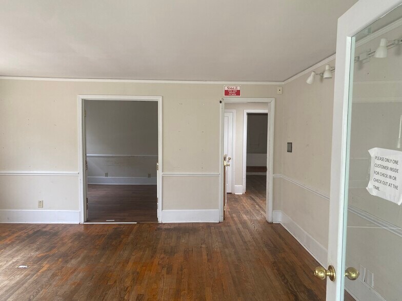 More Photos Of 727 W Johnson St, Raleigh Office For Lease