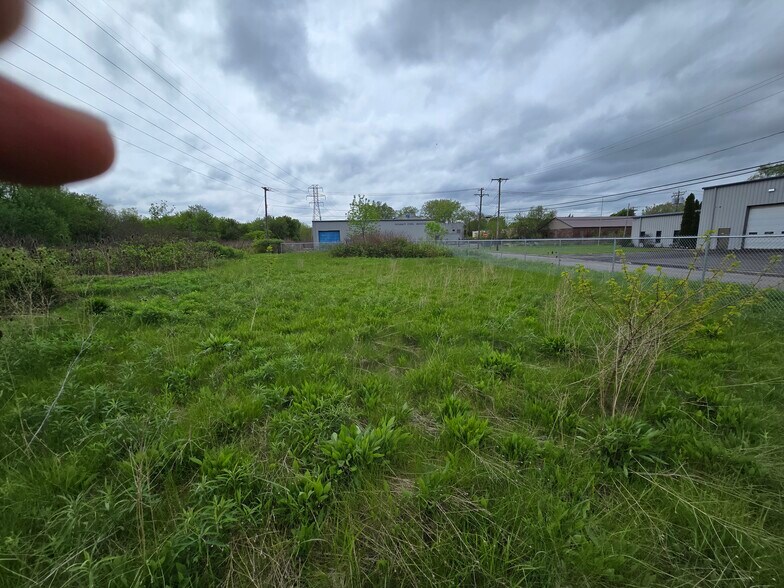 More Photos Of 2217 Allen ave, Niagara Falls Land For Lease