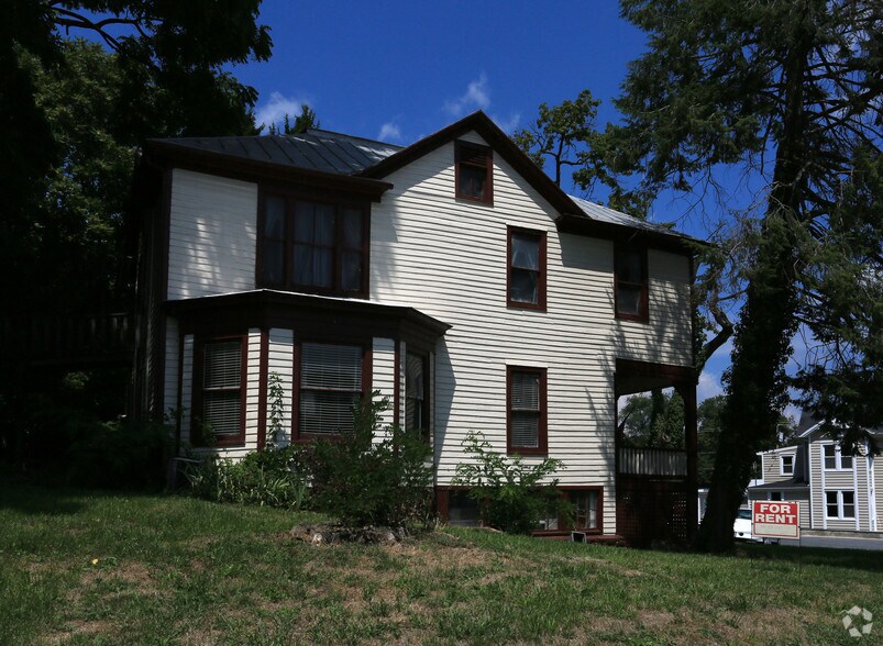 More Photos Of 321 S Royal Ave, Front Royal Coworking Space