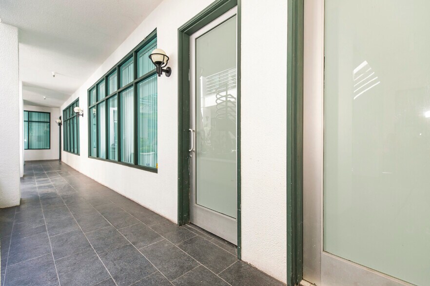 More Photos Of 350 W Arden Ave, Glendale Office For Lease
