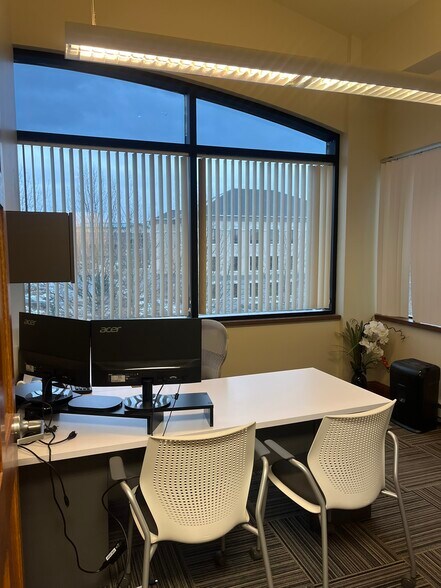 More Photos Of 4500 Brooktree Rd, Wexford Medical For Lease