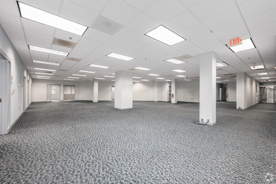 More Photos Of 6411 Beckley St, Baltimore Research And Development For Lease