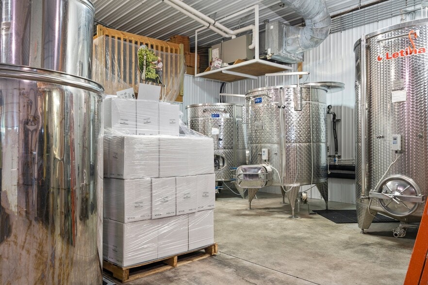 More Photos Of 10343 E Hilltop Rd, Suttons Bay Winery Vineyard For Sale