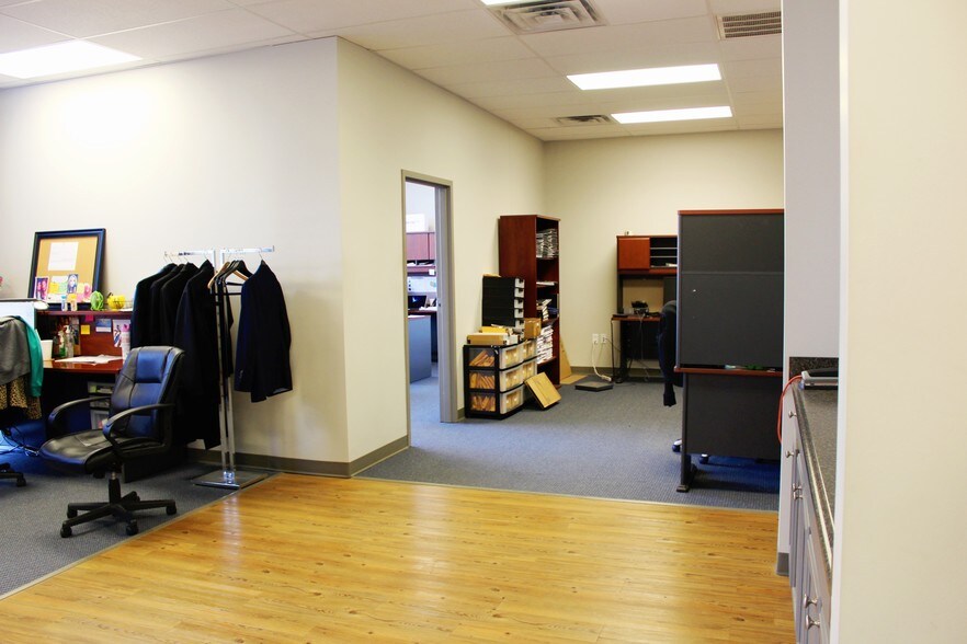 More Photos Of 193 Business Park Dr, Ridgeland Flex For Lease