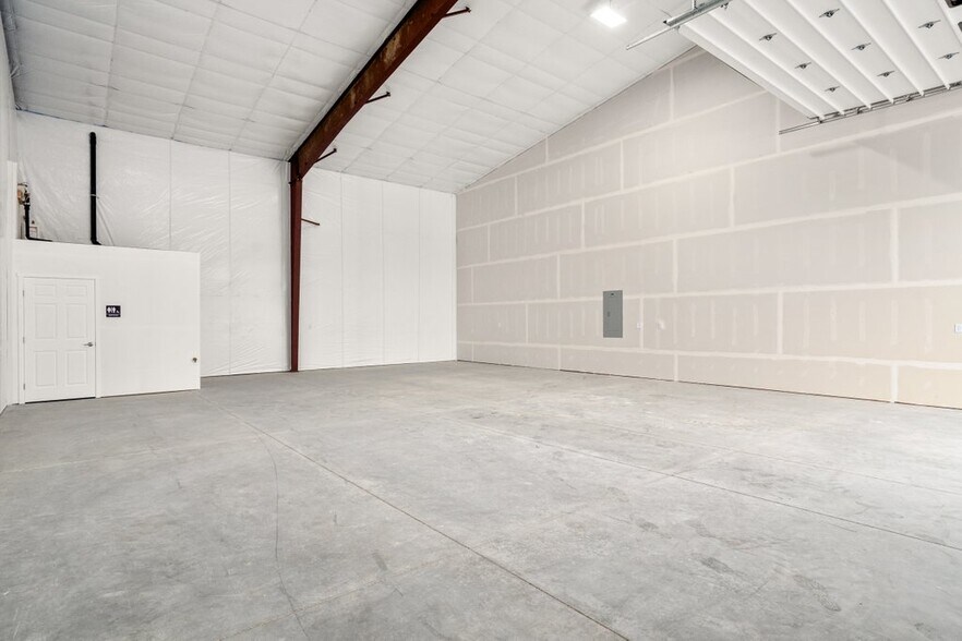 More Photos Of 13570 W Highway 53, Rathdrum Light Distribution For Sale