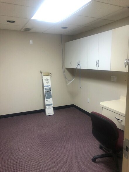 More Photos Of 20 Hospital Dr, Toms River Medical For Lease