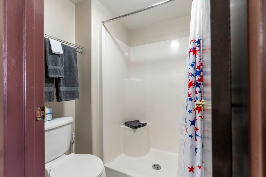 More Photos Of 311 E Main St, Vernal Hotel For Sale
