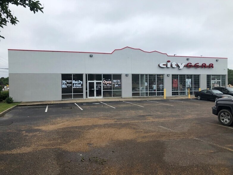 More Photos Of 2909 Terry Rd, Jackson Freestanding For Lease