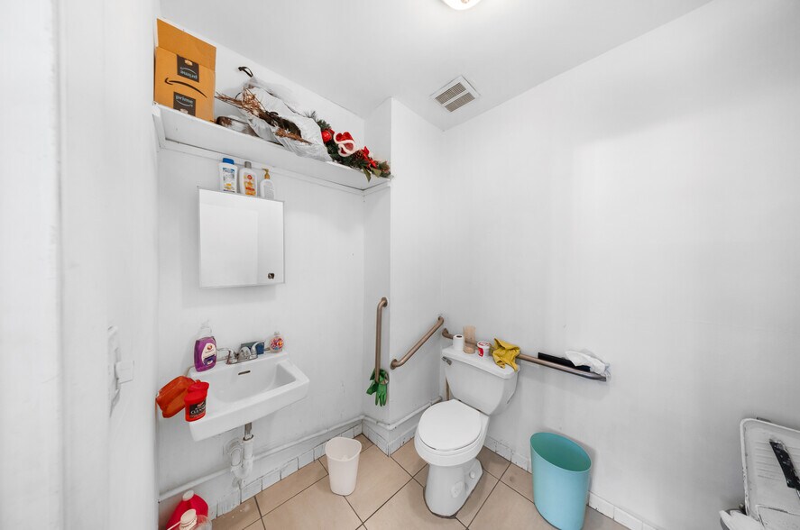 More Photos Of 1201-1223 W Flagler St, Miami Apartments For Lease