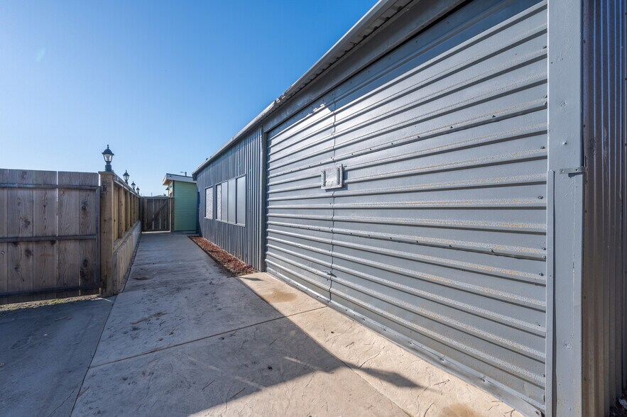 More Photos Of 7550 Sandholdt Rd, Moss Landing Warehouse For Sale