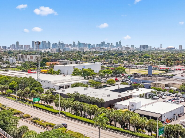 More Photos Of 2500 NW 39th St, Miami Light Distribution For Sale