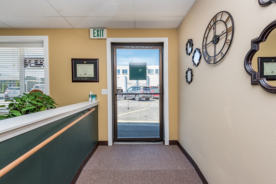 More Photos Of 213 E Washington St, Sequim Storefront Retail Office For Sale