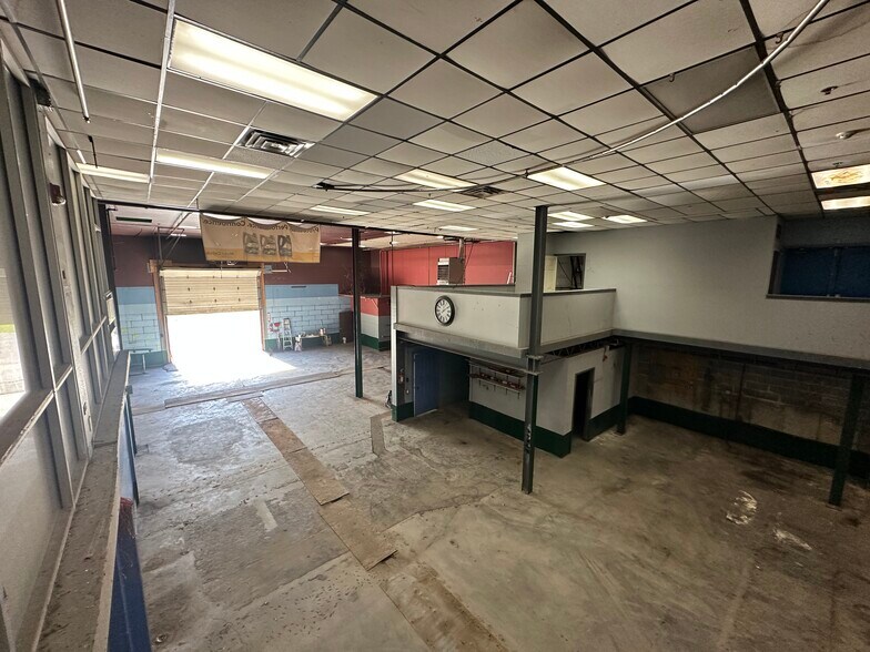 More Photos Of 1220 Mark St, Bensenville Warehouse For Lease