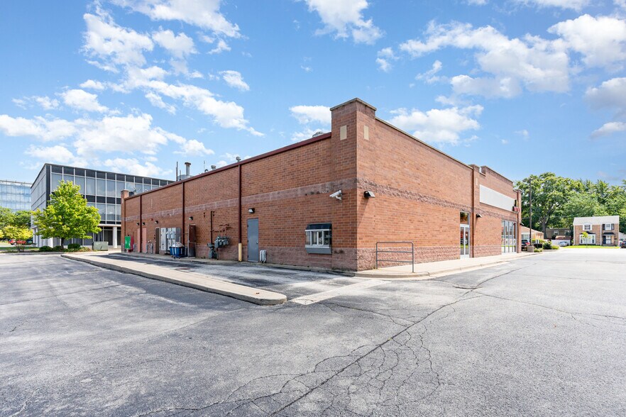 More Photos Of 5942-5948 W Touhy Ave, Niles Storefront For Sale