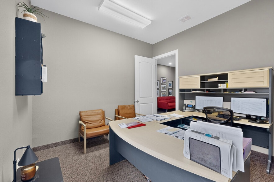 More Photos Of 2230 Bush Dr, McKinney Medical For Lease