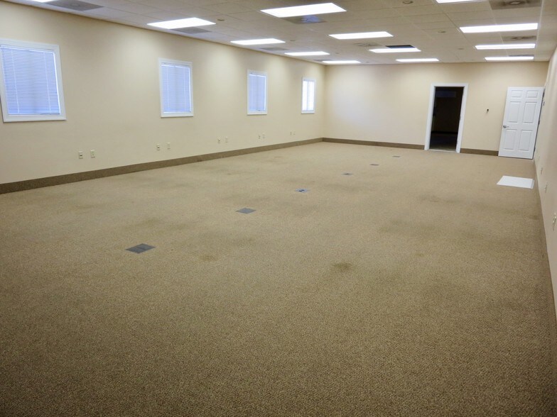 More Photos Of 2139 Valleygate Dr, Fayetteville Medical For Sale