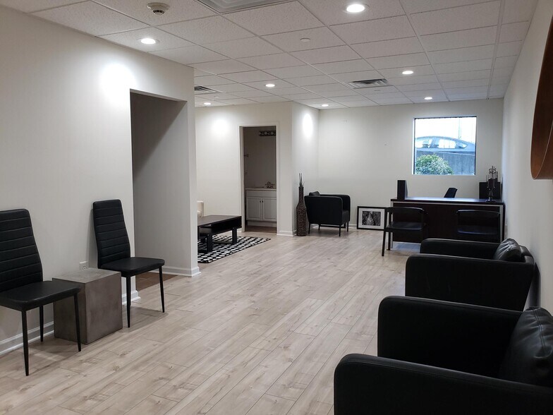 More Photos Of 725 River Rd, Edgewater Medical For Lease