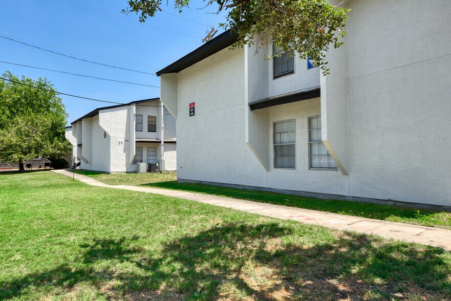 More Photos Of 737 W Mayfield Blvd, San Antonio Apartments For Sale