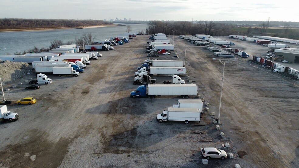 More Photos Of 9300 Riverview Dr, Saint Louis Land For Lease