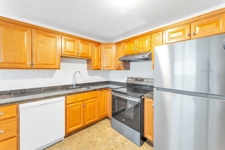 More Photos Of 55 Agawam St, Lowell Apartments For Sale
