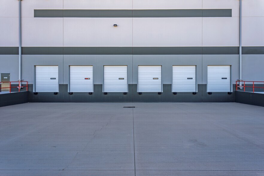 More Photos Of 10760 N 132nd Ave, Surprise Manufacturing For Sale