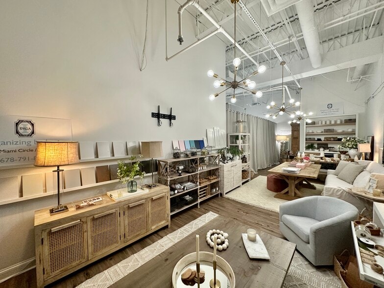 More Photos Of 690 Miami Cir NE, Atlanta Storefront For Lease