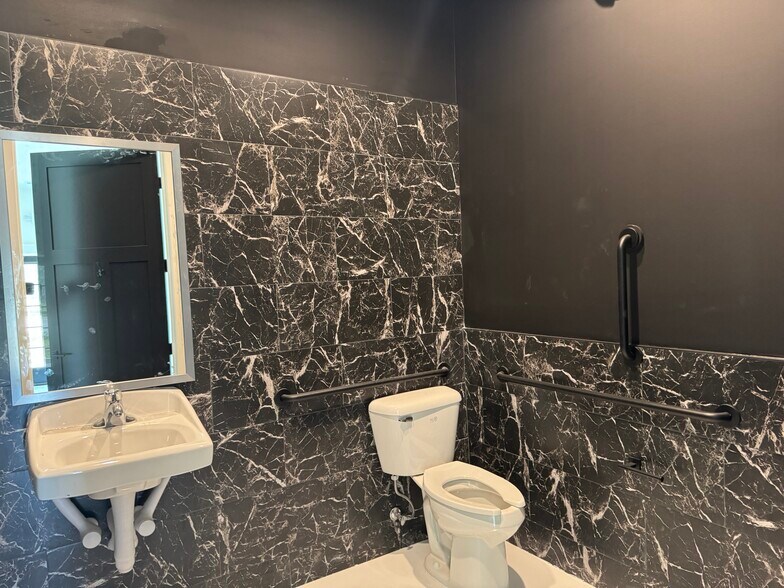 More Photos Of 12362 Speedway Blvd, Hardeeville Light Distribution For Lease