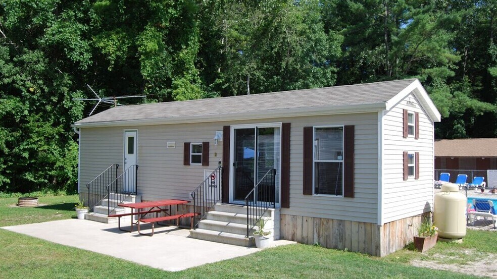 More Photos Of 334 S Melita Rd, Sterling Trailer Camper Park For Sale