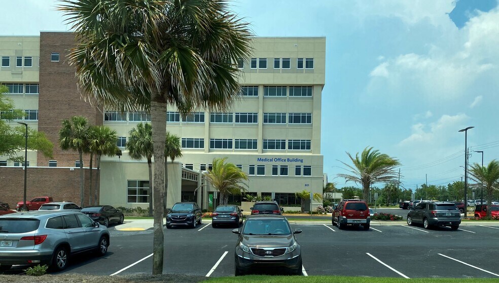 More Photos Of 615 N Bonita Ave, Panama City Hospital For Lease