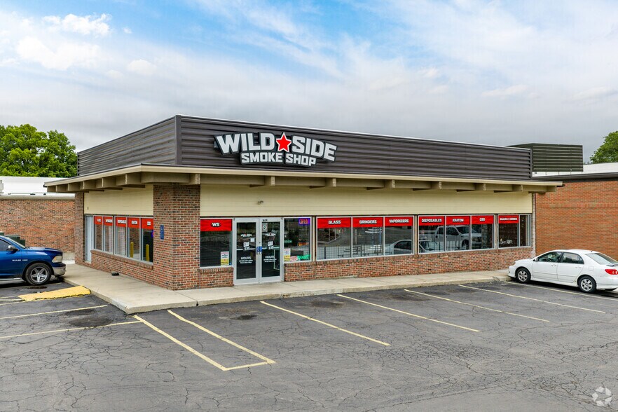 More Photos Of 1620-1620 SW Washburn Ave, Topeka General Retail For Sale