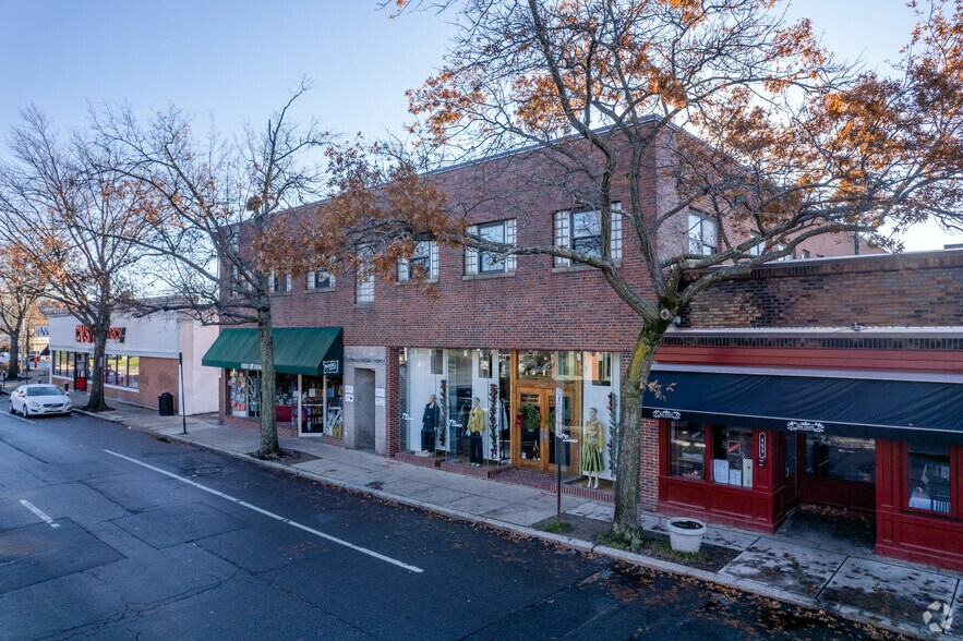 More Photos Of 469-471 Angell St, Providence Storefront Retail Office For Lease