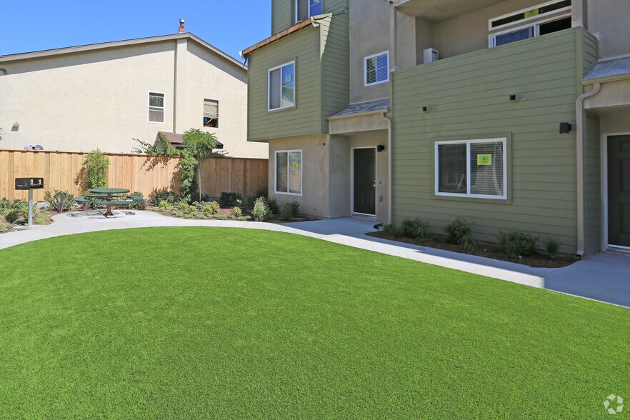 More Photos Of 307 Sycamore Rd, San Ysidro Apartments For Sale