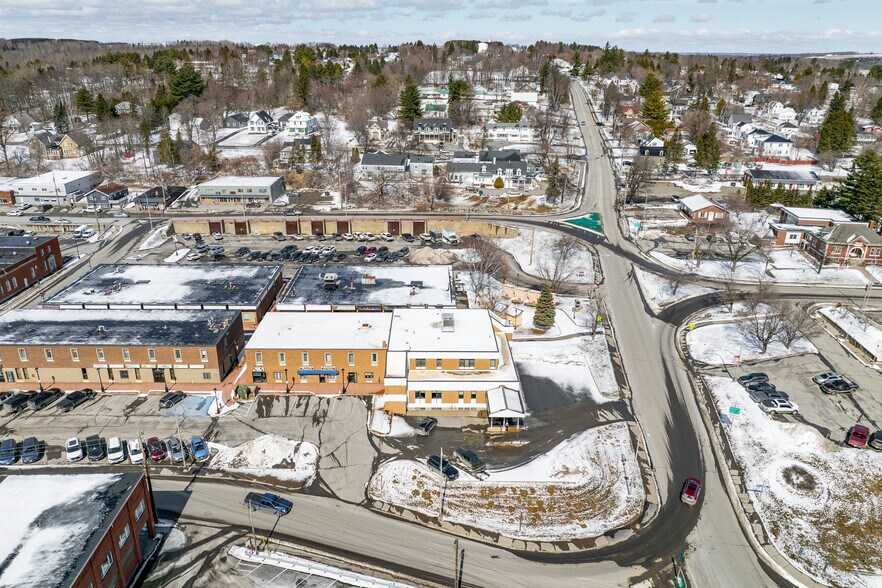 More Photos Of 14 Sweden St, Caribou Bank For Sale