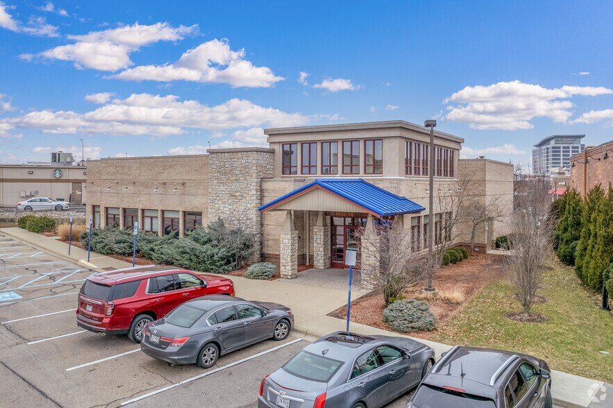 More Photos Of 7862 Montgomery Rd, Cincinnati Restaurant For Lease