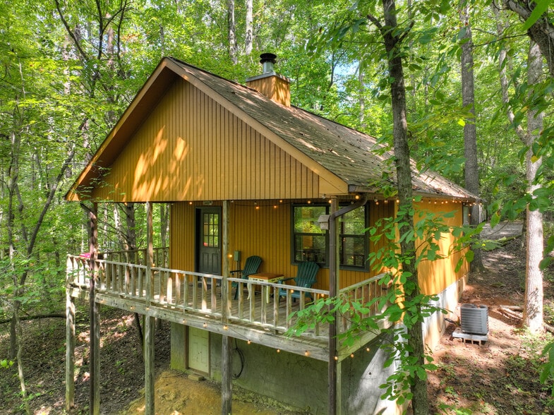 More Photos Of 77 Alpine Way, Blairsville Hotel For Sale