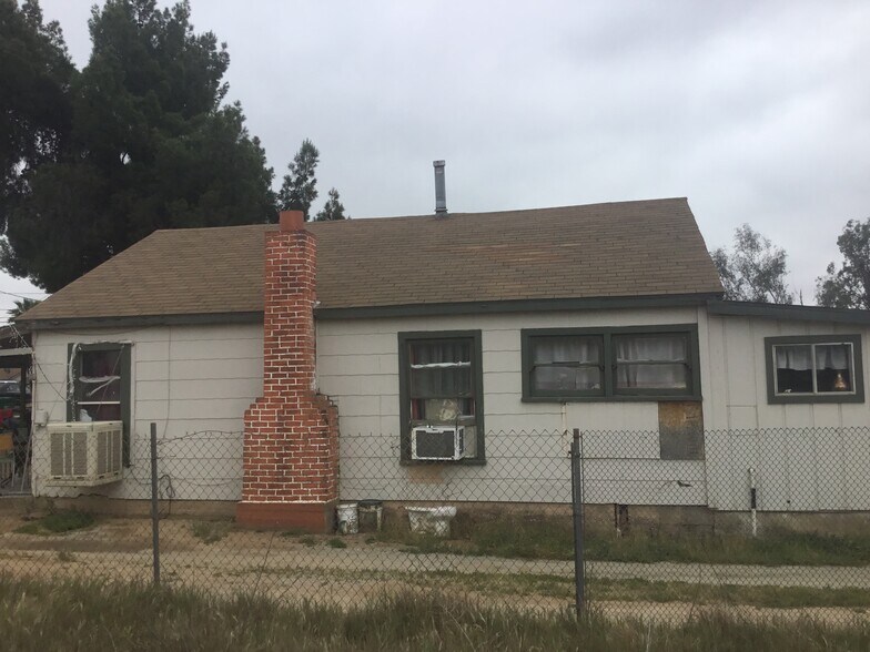 More Photos Of 13129 Edgemont St, Moreno Valley Specialty For Sale