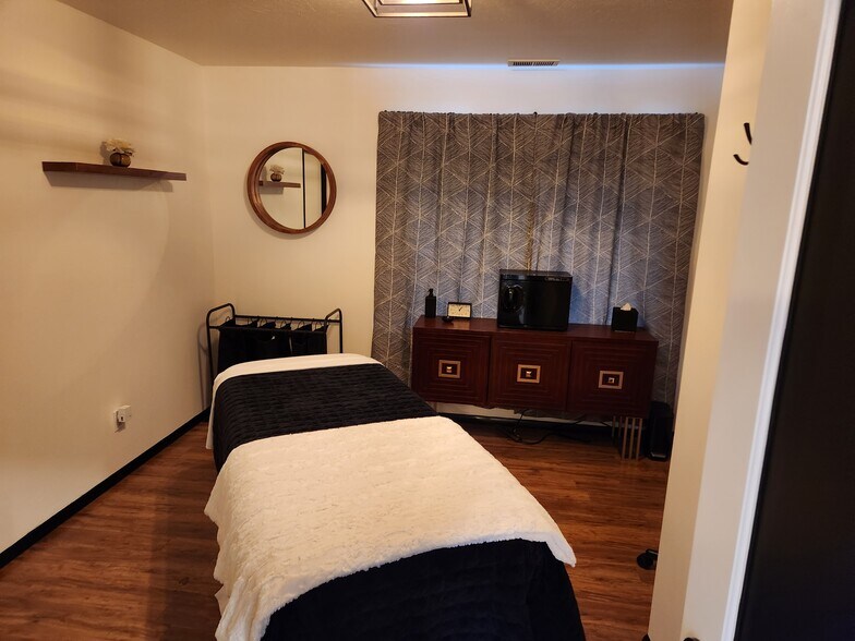 More Photos Of 1320 Market St, Kirkland Office For Lease