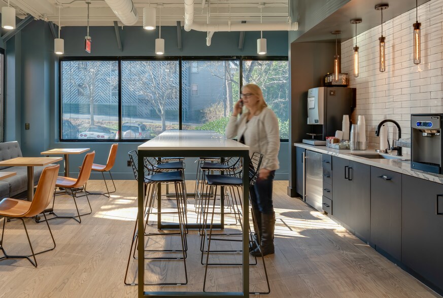 More Photos Of 651 E 4th St, Chattanooga Office For Lease