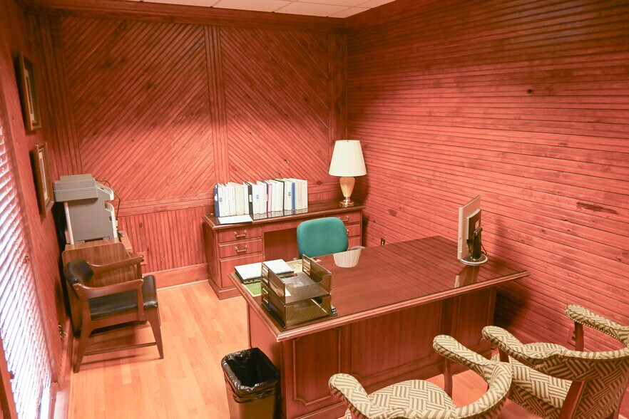 More Photos Of 109A Wholesale Ave NE, Huntsville Office For Sale