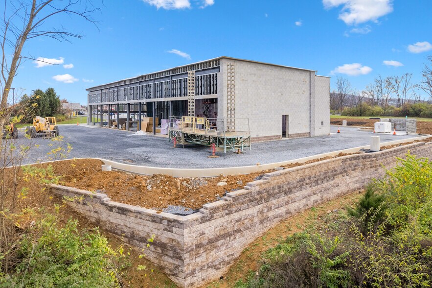 More Photos Of 4860 Penn Ave, Sinking Spring Storefront For Lease